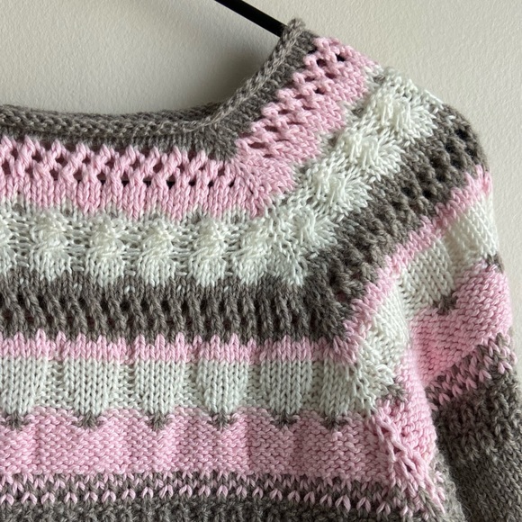 Hand knitted wool sweater size small pink grey white color block - Picture 12 of 13